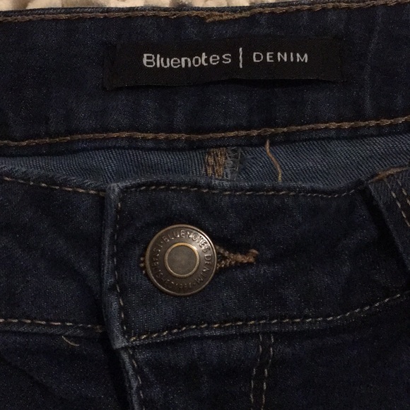 ✨3/20✨ Dark wash cuffed Bluenotes denim shorts - Picture 5 of 6